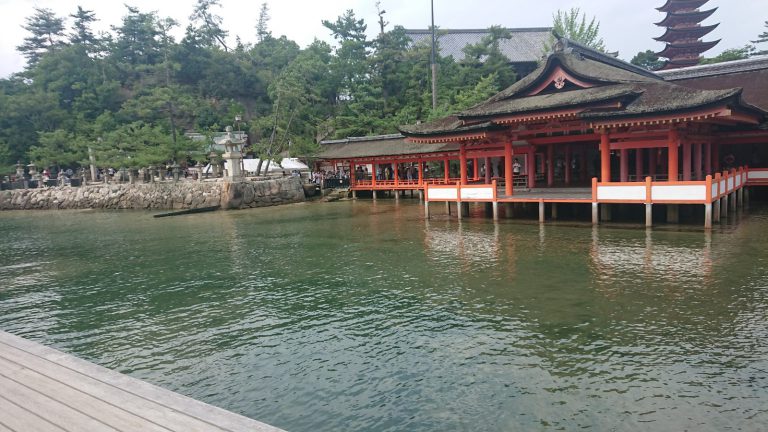 厳島神社